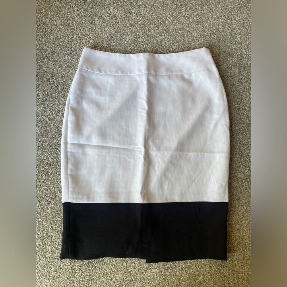The Limited White & Black Pencil Skirt - Size 8